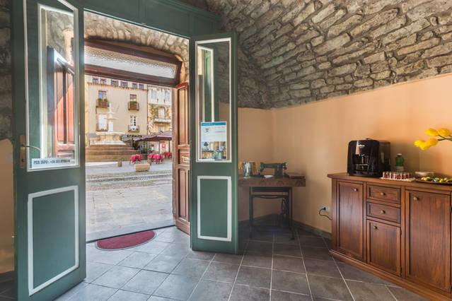 Madalen Guest House Боса Экстерьер фото